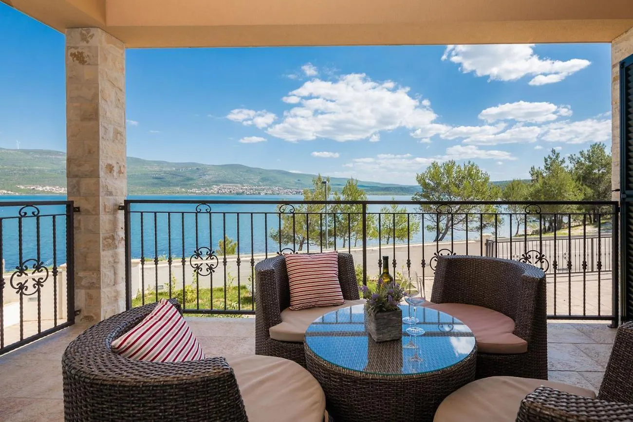 Beachfront Villa Noa With Heated Pool Pridraga