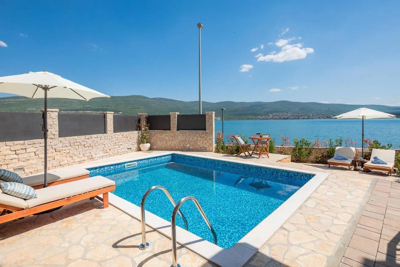 Beachfront Villa Noa With Heated Pool Pridraga