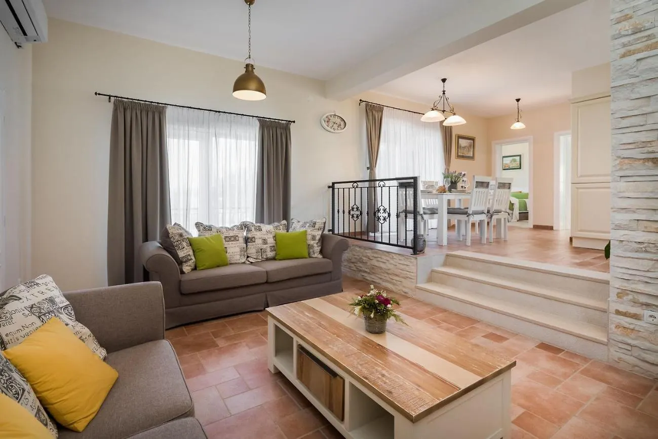 Beachfront Villa Noa With Heated Pool Pridraga 0*,  크로아티아