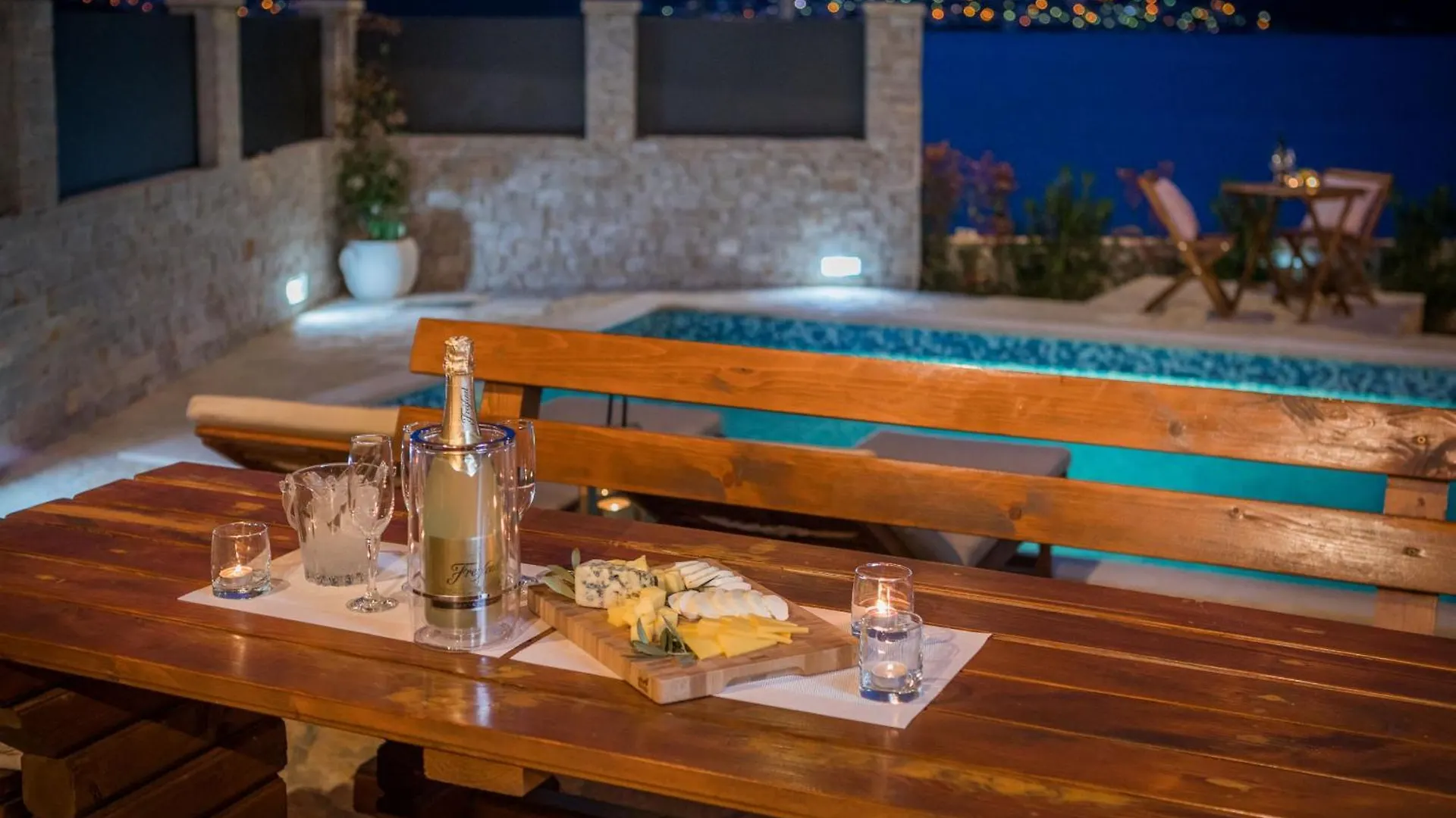 Beachfront Villa Noa With Heated Pool Pridraga 크로아티아